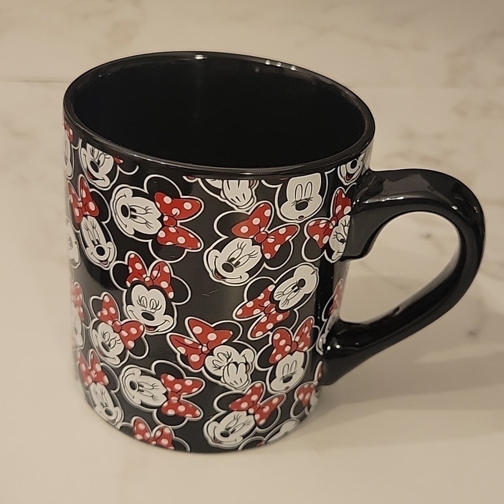 Disney Minnie Mouse Coffee Mug Black Red 12 oz